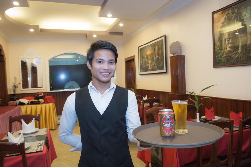 Reaksmey Chanreas Hotel Siem Reap Buitenkant foto
